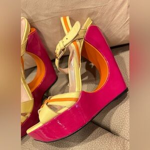 Y2K Stuart Weitzman Cream and Pink Platform Sandals with Bold Straps